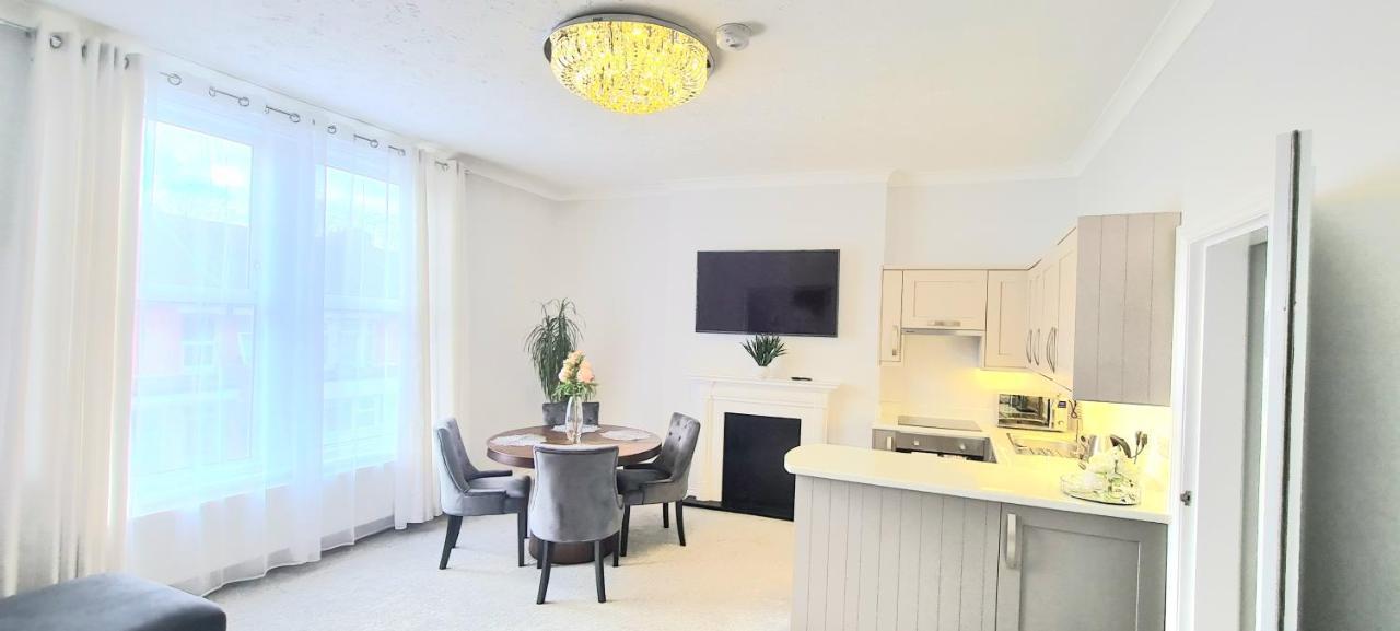 Spacious 3 Bed Flat Near The Sea With Parking Μπόρνμουθ Εξωτερικό φωτογραφία