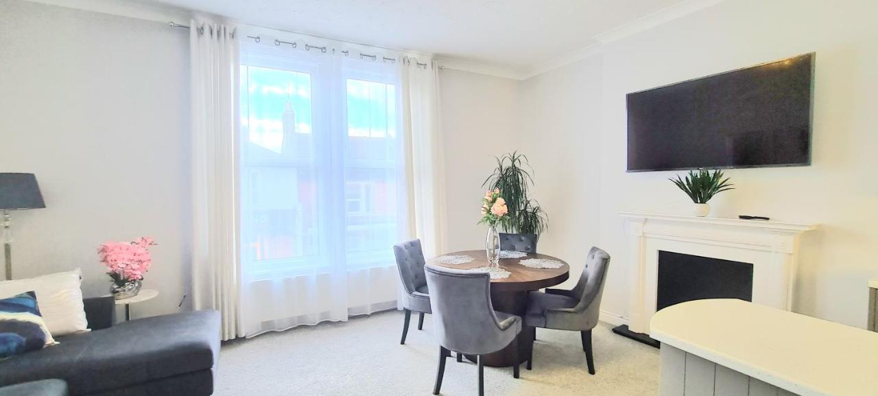 Spacious 3 Bed Flat Near The Sea With Parking Μπόρνμουθ Εξωτερικό φωτογραφία